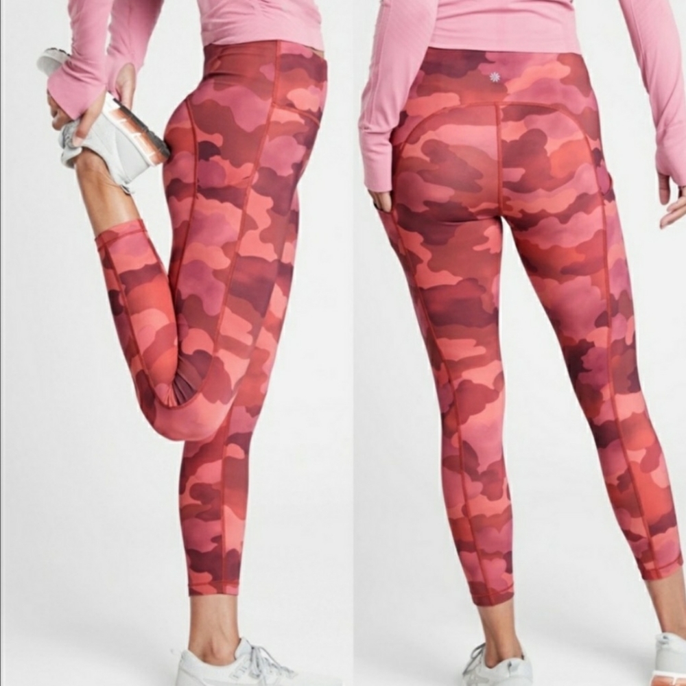 Athleta Ultimate Stash Pocket Printed 7/8 Tight Leggings Red Pink Camo Small